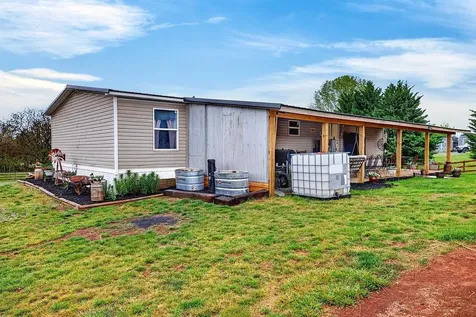 70 Middle Lane Road Grottoes VA 24441