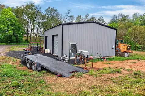 70 Middle Lane Road Grottoes VA 24441