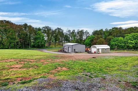 70 Middle Lane Road Grottoes VA 24441