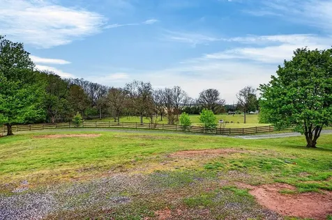 70 Middle Lane Road Grottoes VA 24441
