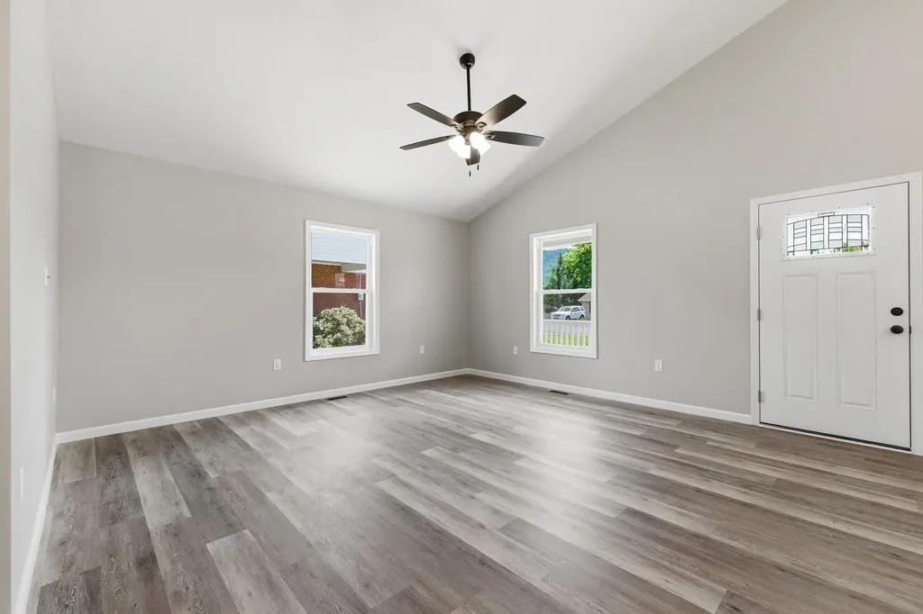 340 Fairfax Avenue W Elkton VA 22827
