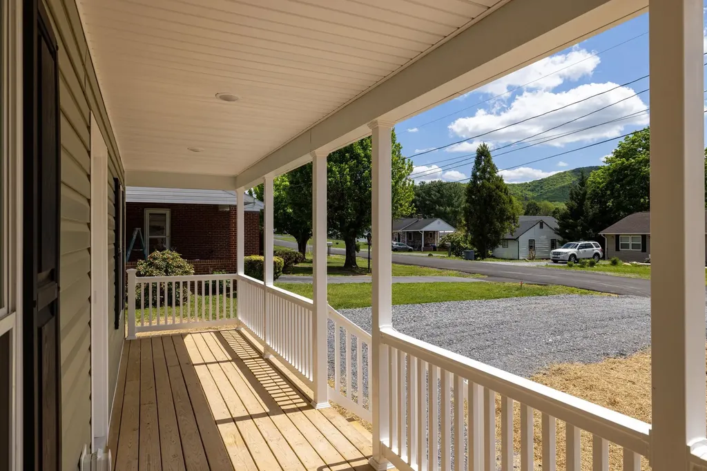 340 Fairfax Avenue W Elkton VA 22827
