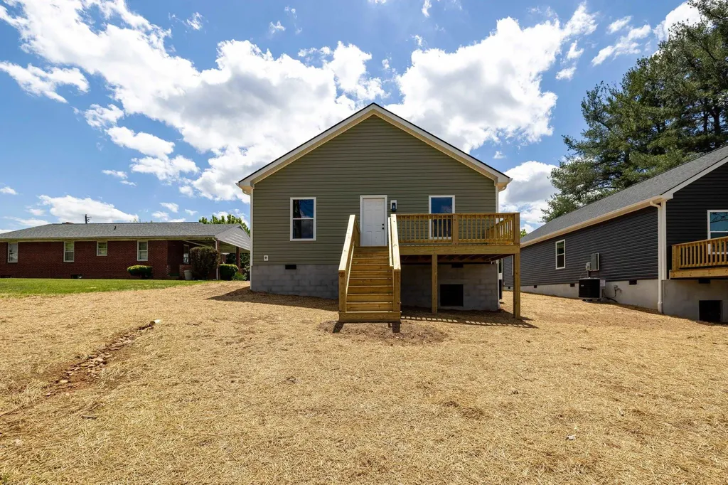 340 Fairfax Avenue W Elkton VA 22827