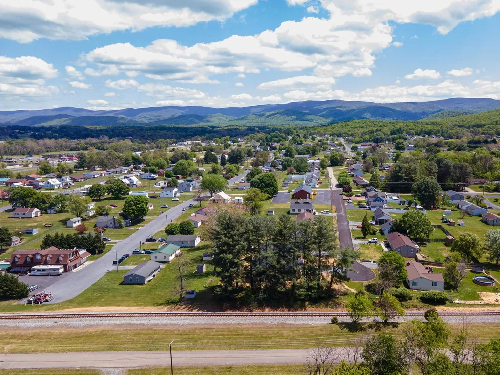 340 Fairfax Avenue W Elkton VA 22827