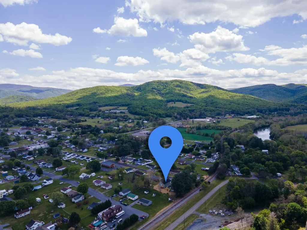 340 Fairfax Avenue W Elkton VA 22827
