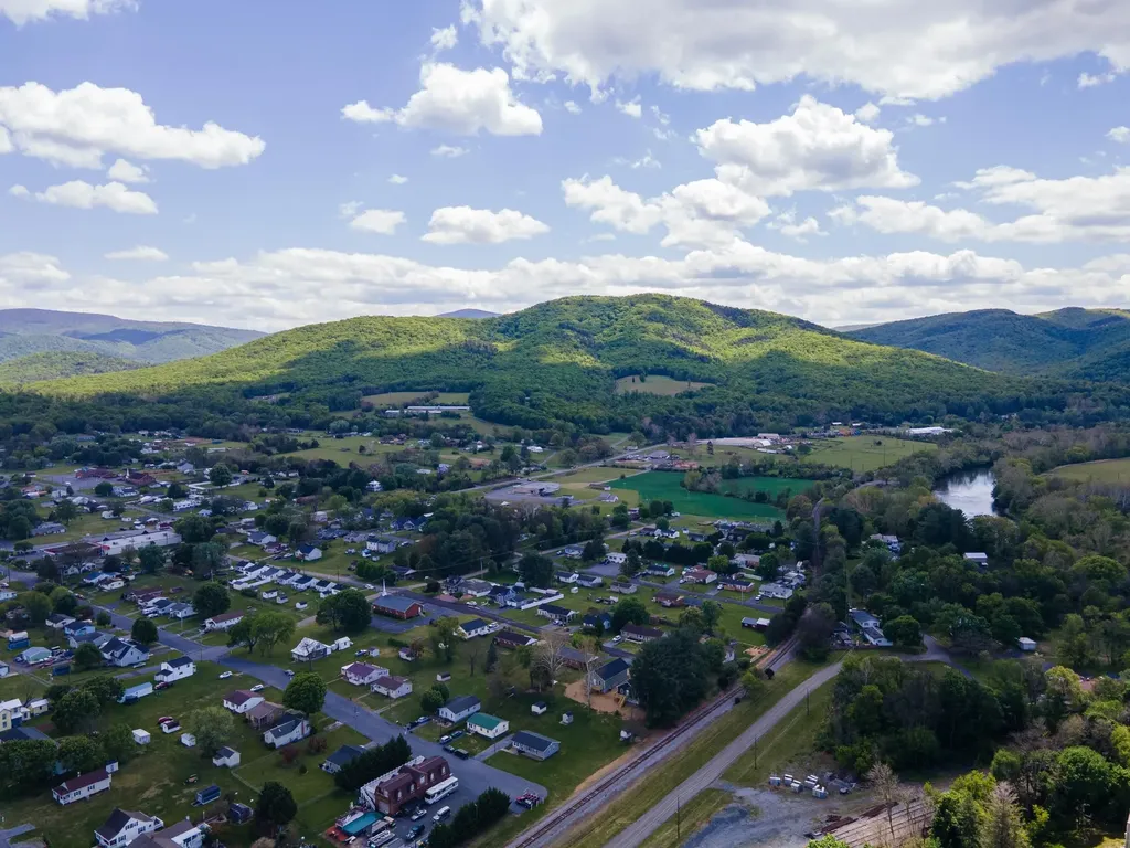 340 Fairfax Avenue W Elkton VA 22827