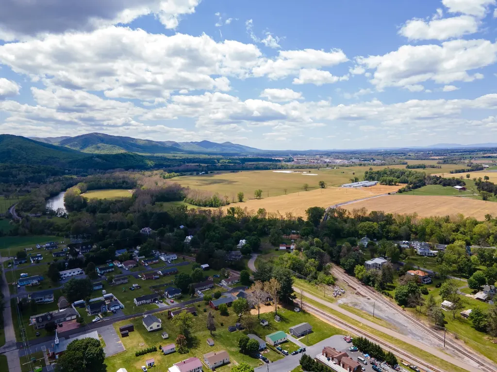 340 Fairfax Avenue W Elkton VA 22827