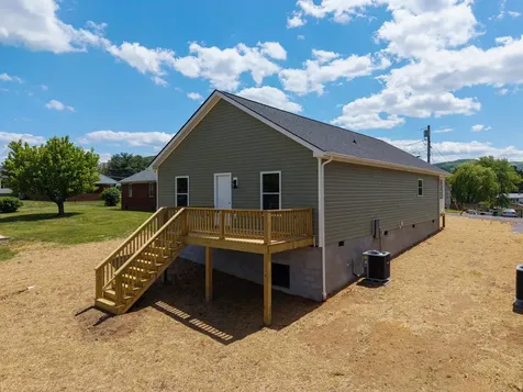 340 Fairfax Avenue W Elkton VA 22827