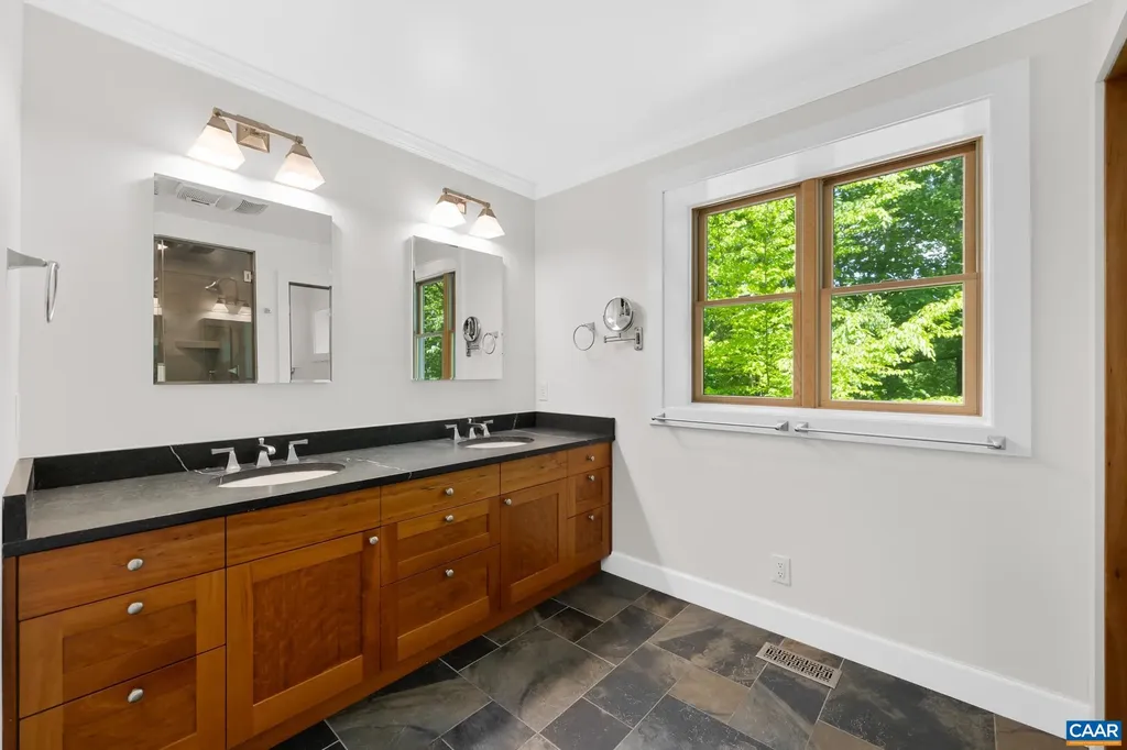 1832 Yorktown Drive Charlottesville VA 22901