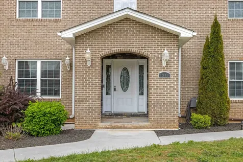 1941 Rhianon Lane Harrisonburg VA 22801