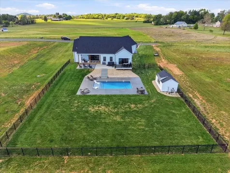 29 Sundown Drive Waynesboro VA 22980