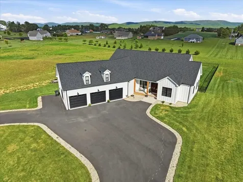 29 Sundown Drive Waynesboro VA 22980