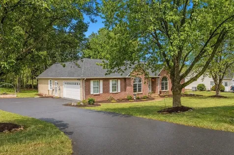 20 Dirby Way Fishersville VA 22939