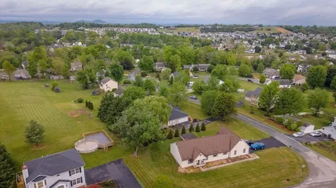 20 Dirby Way Fishersville VA 22939
