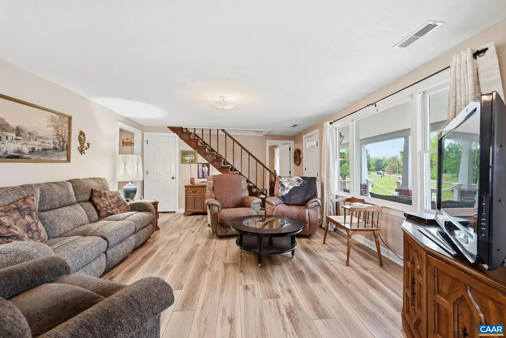 10002 Dyke Road Stanardsville VA 22973