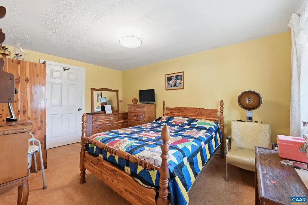 10002 Dyke Road Stanardsville VA 22973