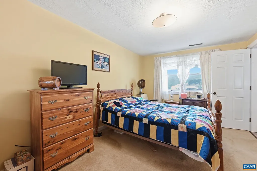 10002 Dyke Road Stanardsville VA 22973