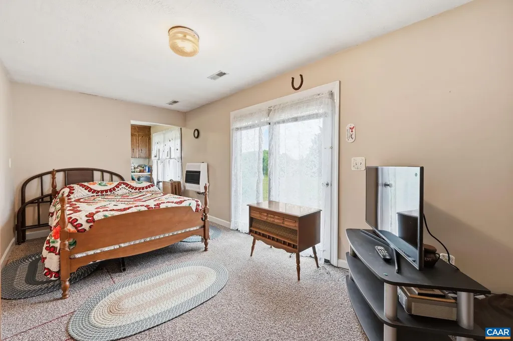 10002 Dyke Road Stanardsville VA 22973