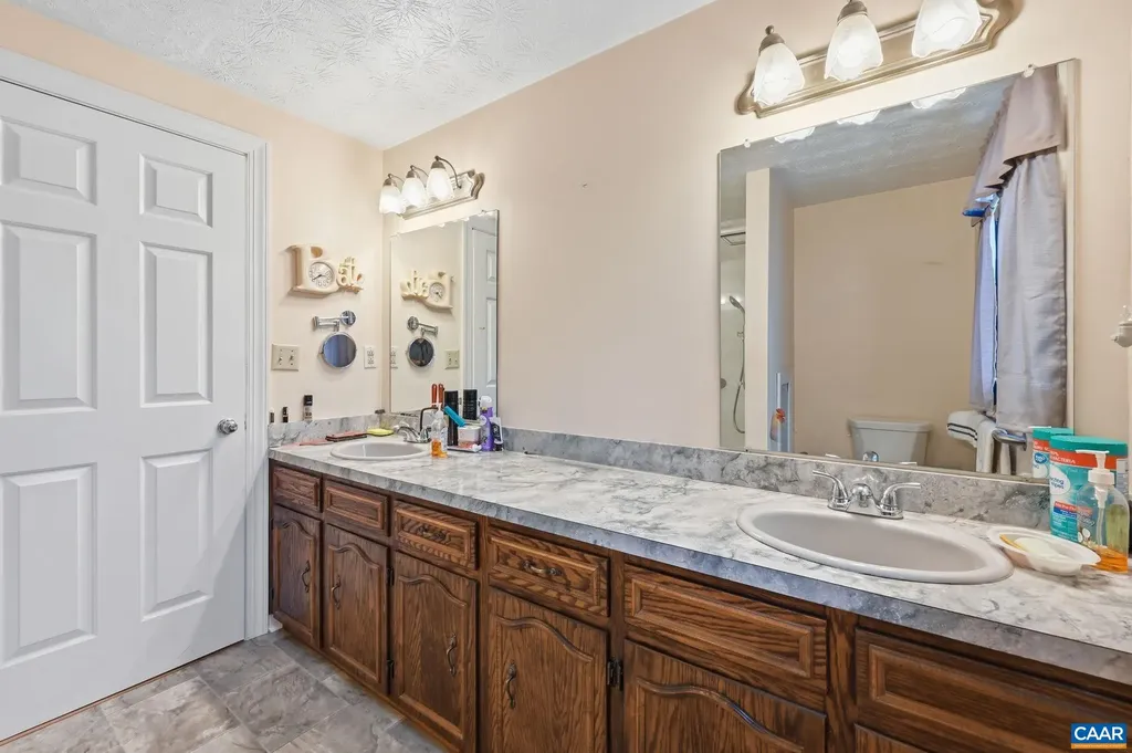 10002 Dyke Road Stanardsville VA 22973