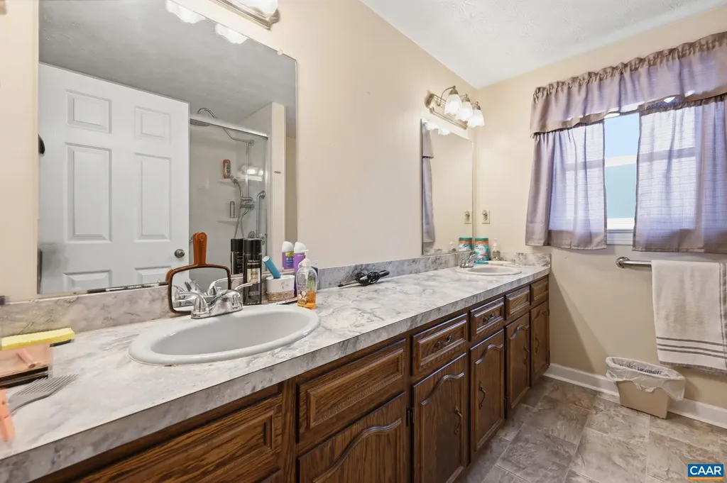10002 Dyke Road Stanardsville VA 22973