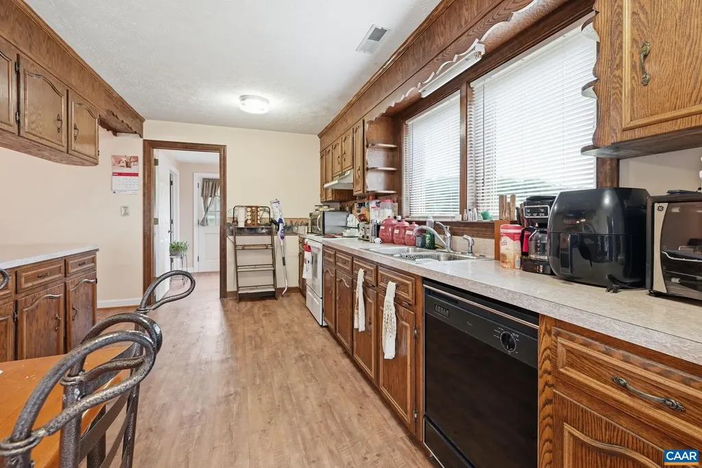 10002 Dyke Road Stanardsville VA 22973