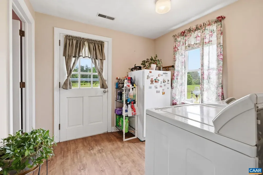 10002 Dyke Road Stanardsville VA 22973
