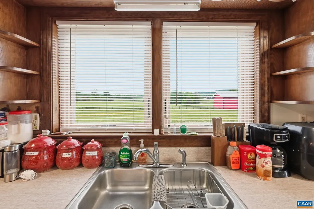10002 Dyke Road Stanardsville VA 22973