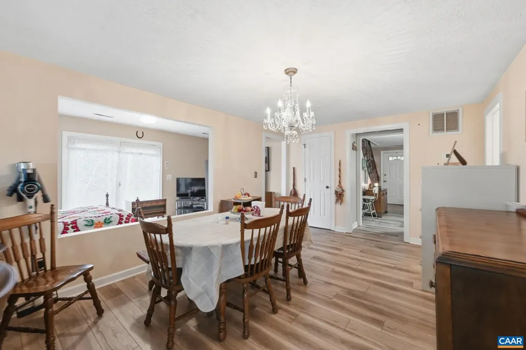 10002 Dyke Road Stanardsville VA 22973