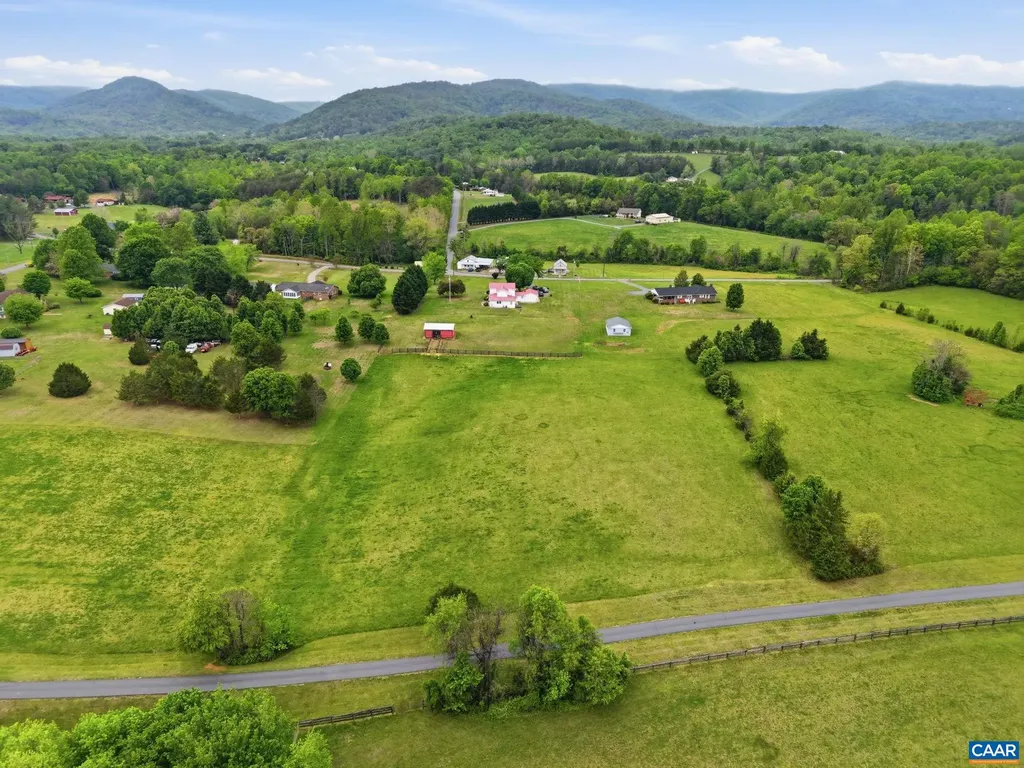 10002 Dyke Road Stanardsville VA 22973