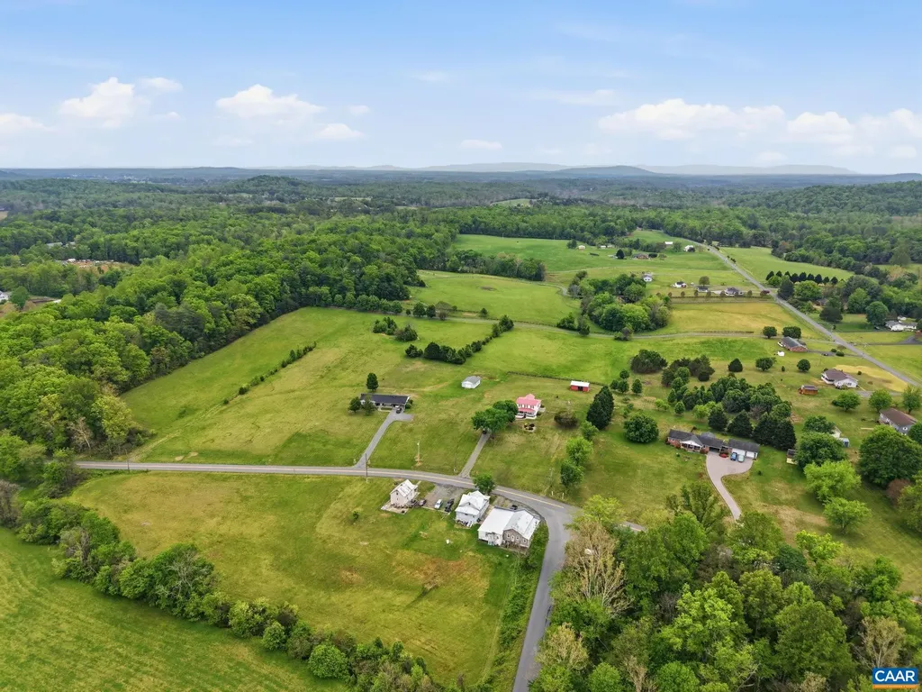 10002 Dyke Road Stanardsville VA 22973