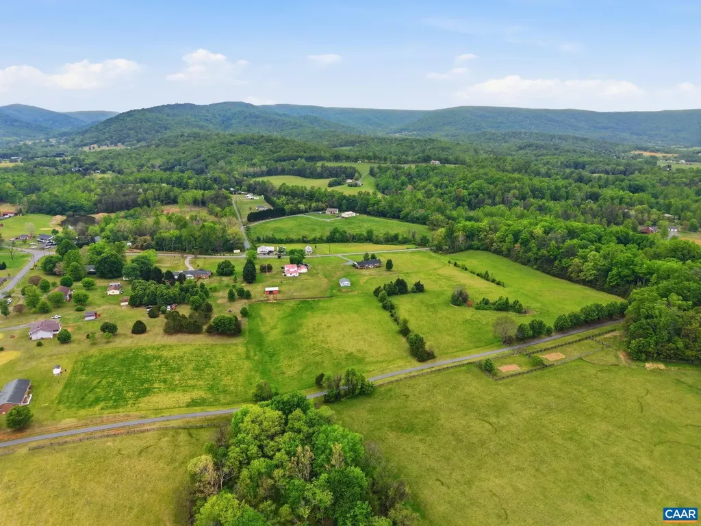 10002 Dyke Road Stanardsville VA 22973