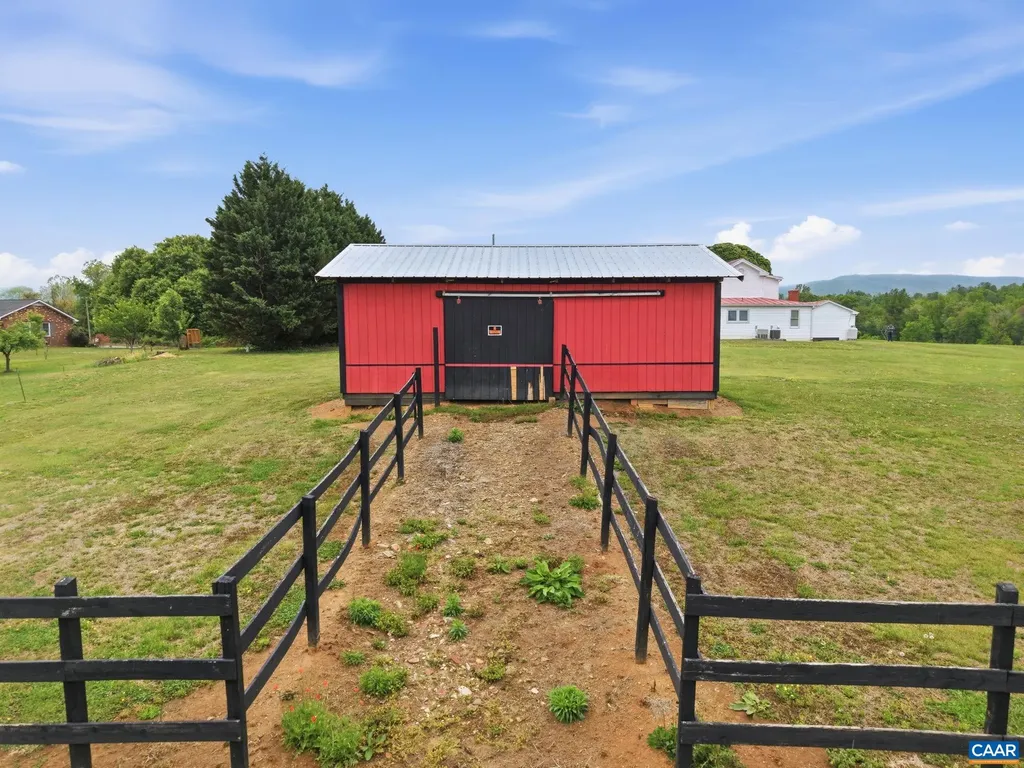 10002 Dyke Road Stanardsville VA 22973