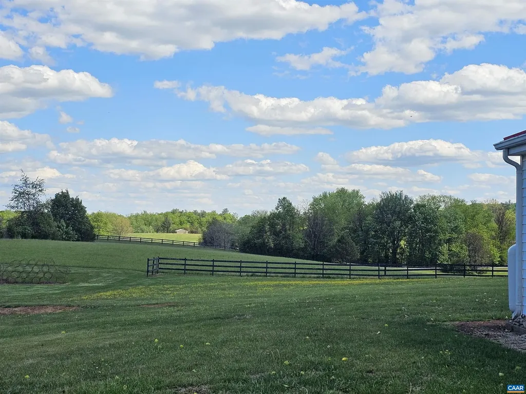 10002 Dyke Road Stanardsville VA 22973