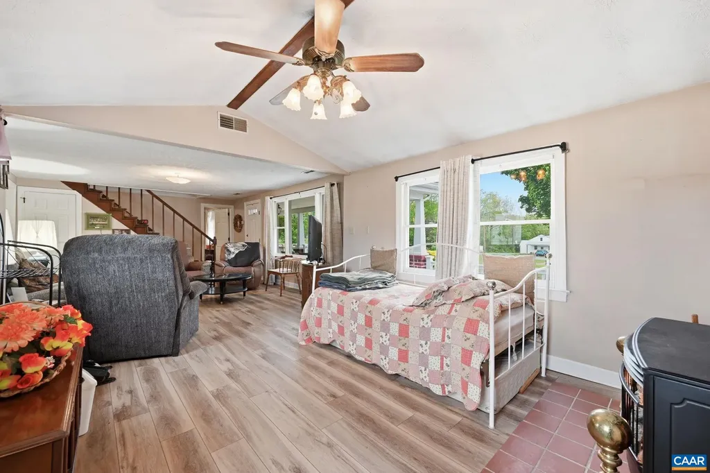 10002 Dyke Road Stanardsville VA 22973