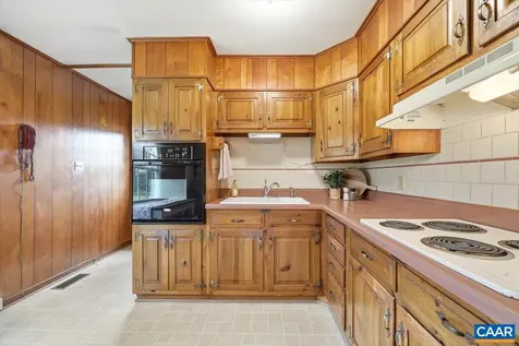 147 Rankin Lane Stuarts Draft VA 24477