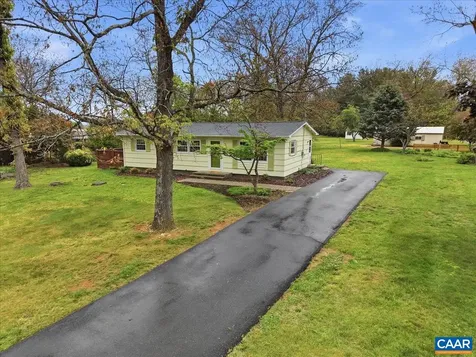 147 Rankin Lane Stuarts Draft VA 24477