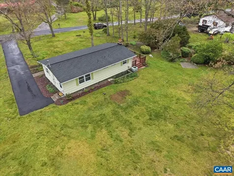 147 Rankin Lane Stuarts Draft VA 24477
