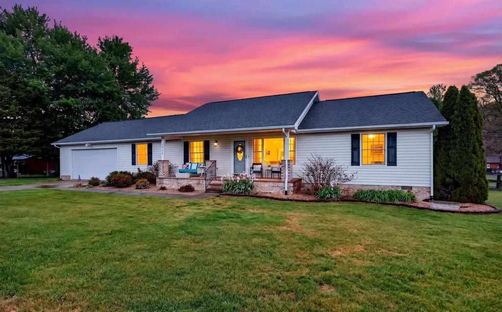 1582 Howardsville Turnpike Stuarts Draft VA 24477
