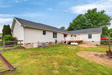 1582 Howardsville Turnpike Stuarts Draft VA 24477