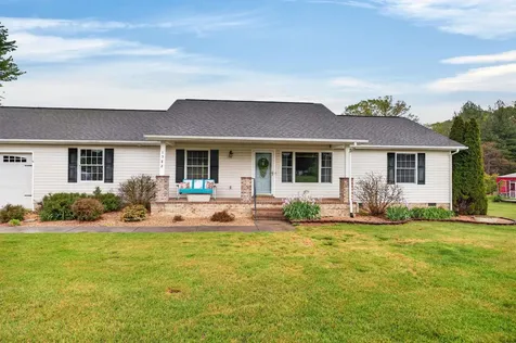 1582 Howardsville Turnpike Stuarts Draft VA 24477