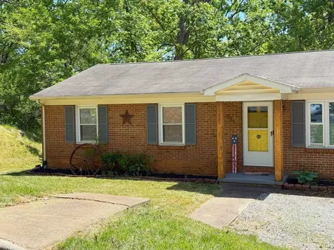 553 Hilltop Drive Staunton VA 24401