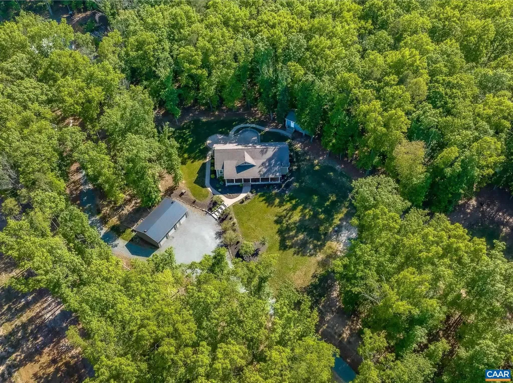 2016 Deep Creek Road Palmyra VA 22963