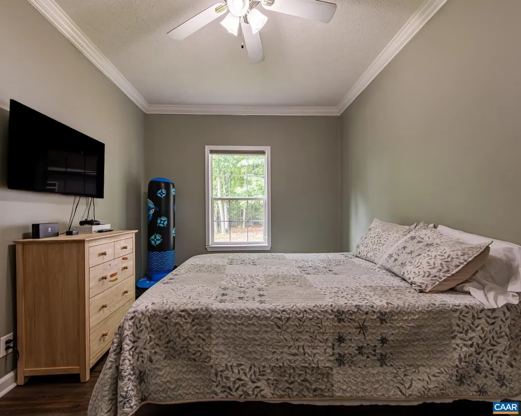 2016 Deep Creek Road Palmyra VA 22963