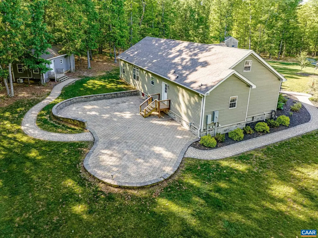2016 Deep Creek Road Palmyra VA 22963