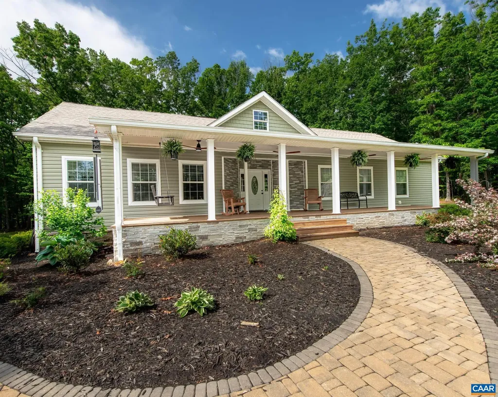 2016 Deep Creek Road Palmyra VA 22963