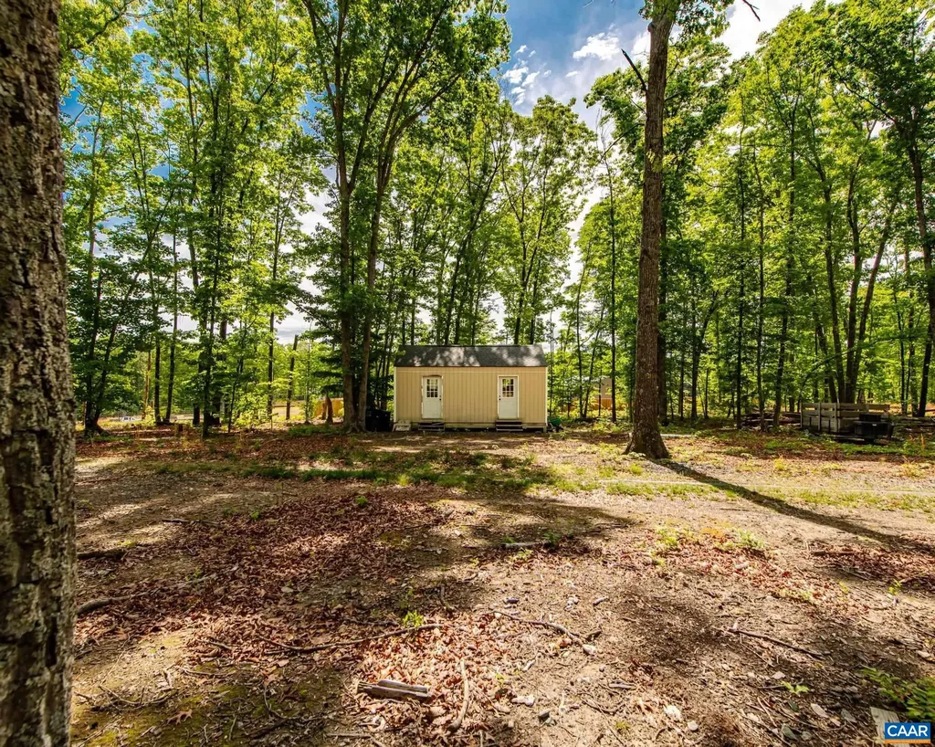 2016 Deep Creek Road Palmyra VA 22963