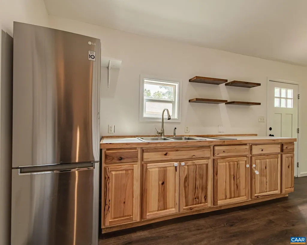 2016 Deep Creek Road Palmyra VA 22963