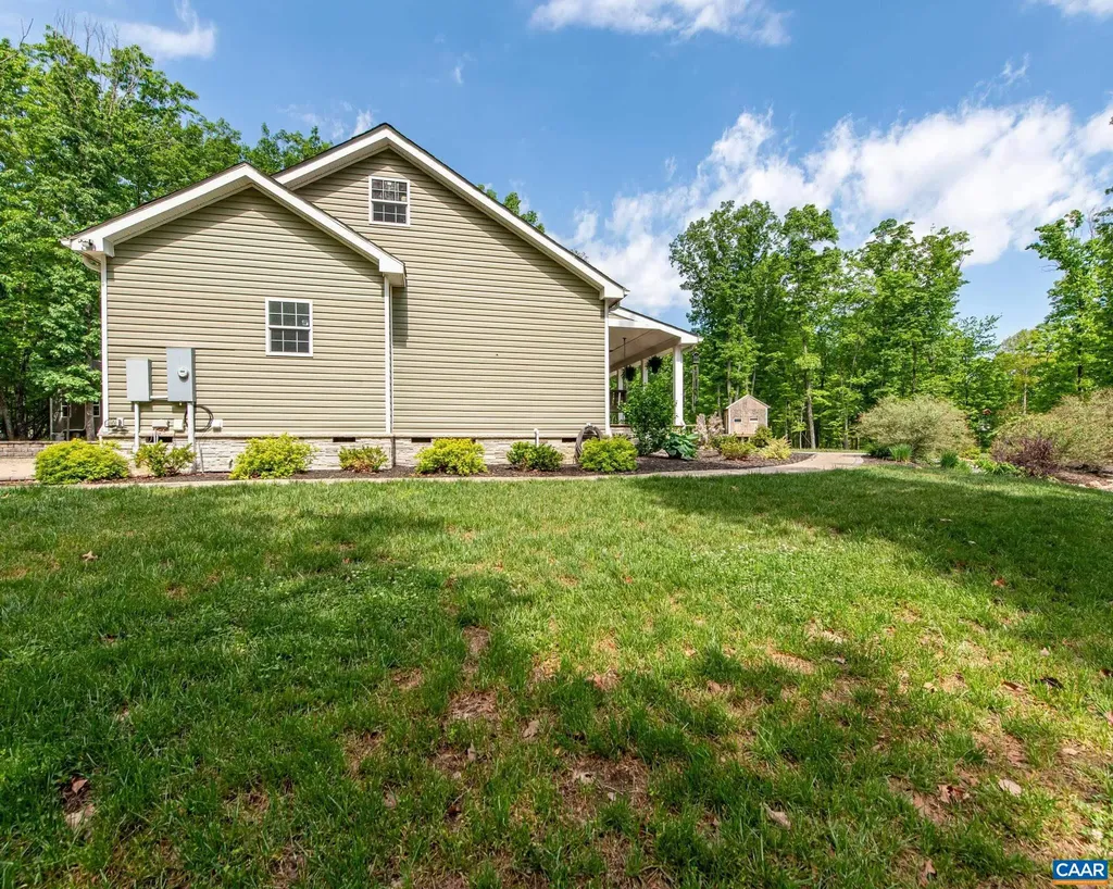 2016 Deep Creek Road Palmyra VA 22963