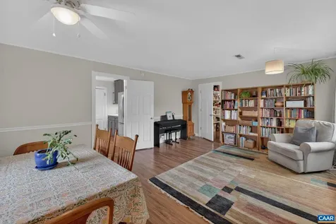 228 River Road Waynesboro VA 22980