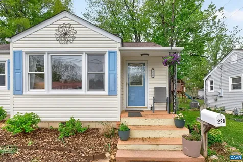228 River Road Waynesboro VA 22980